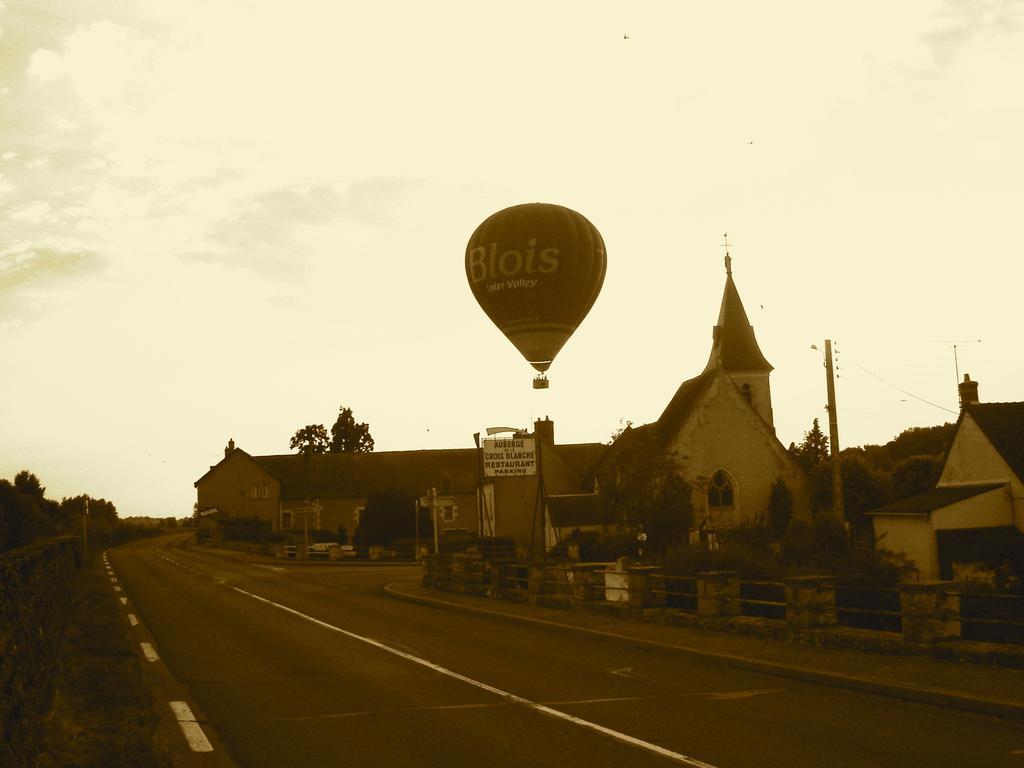Veuves Les Bords De Loire 아파트 객실 사진